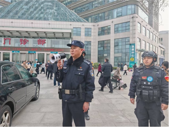 王伟岭：守护郑大一附院河医院区的“平安灯塔”